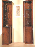 угловые витрины с подсветкой Групо Дос (Grupo Dos) модель 417 (открытая), модель 418 (со стеклянной дверцей)