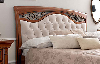 Кровать Palazzo  Ducale вишня с ковкой и тканевой обивкой фабрика Prama Италия
